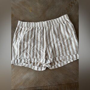 NWT Old Navy Beige/white linen Blend shorts XL Roll Up Hem waist 38” inseam 4”